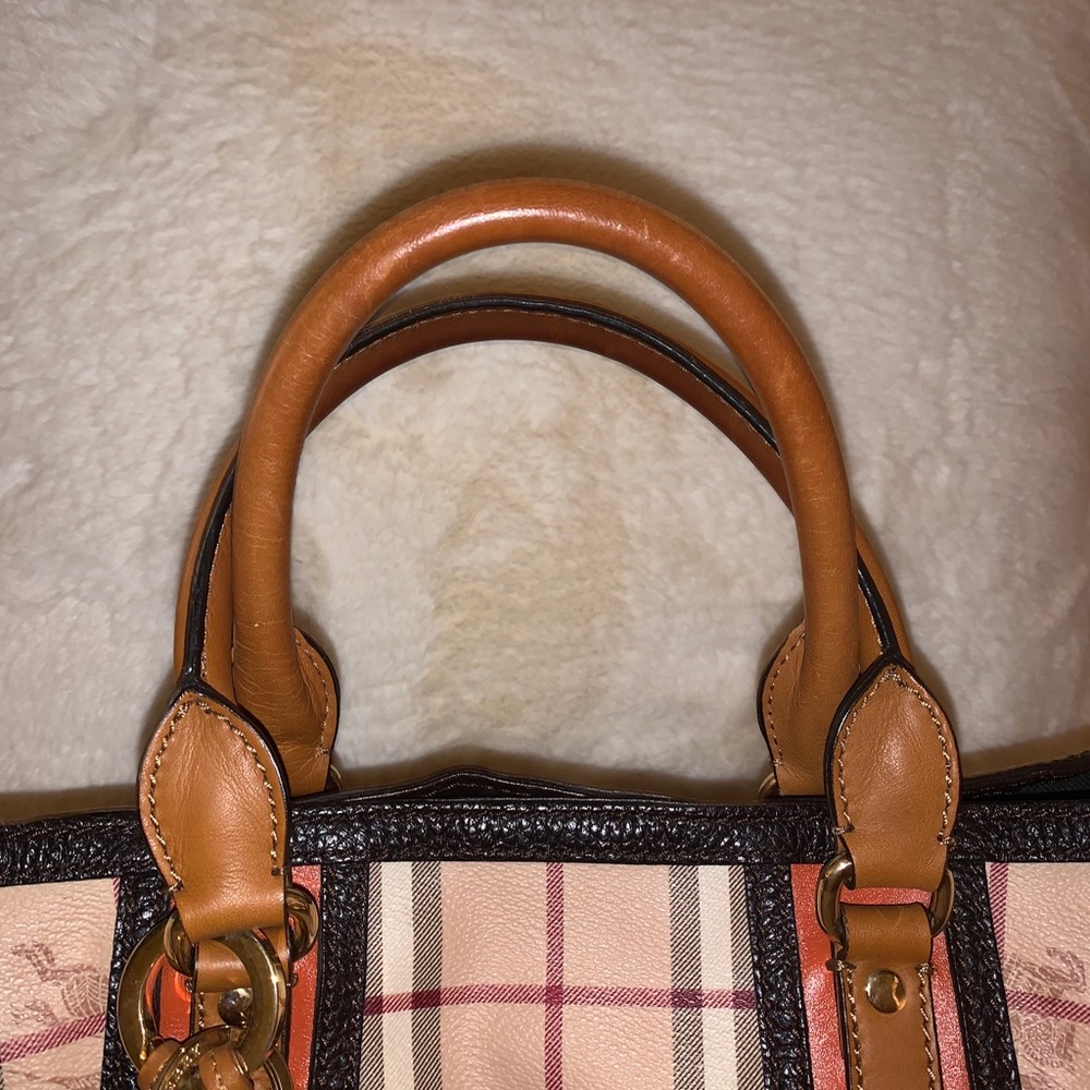 Burberry handbag - Picture 4 of 16